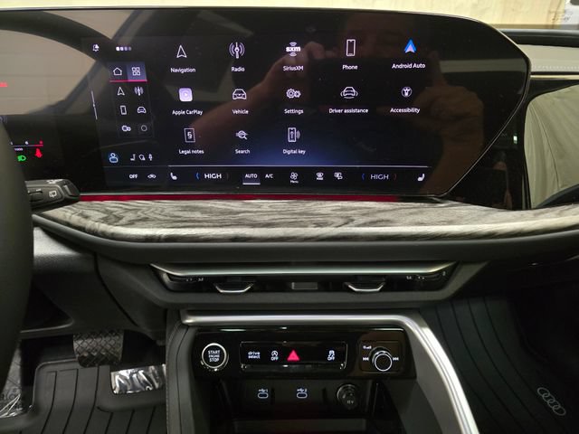 Certified 2025 Audi Q5 Premium Plus w/ Premium Plus AWD/4WD image 17