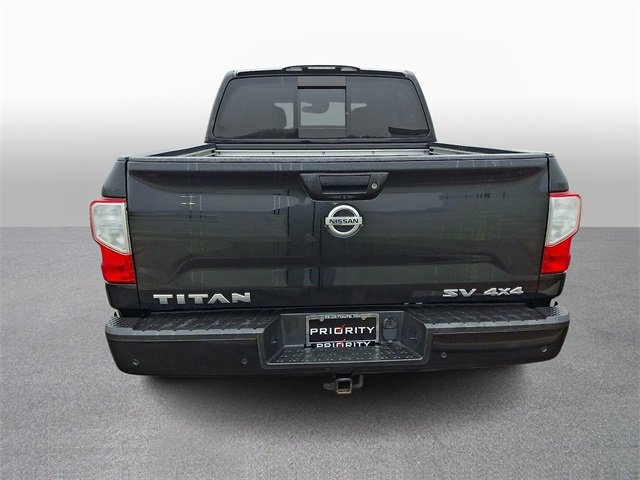 Used 2021 Nissan Titan SV w/ SV Convenience Package image 5