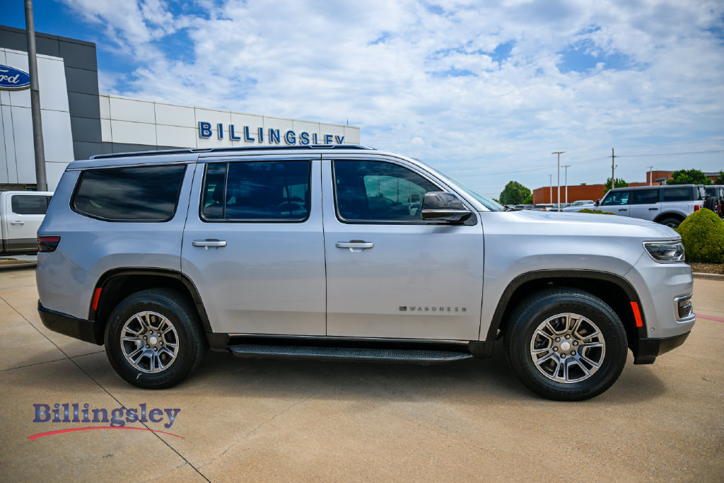 Used 2024 Jeep Wagoneer 4WD image 8