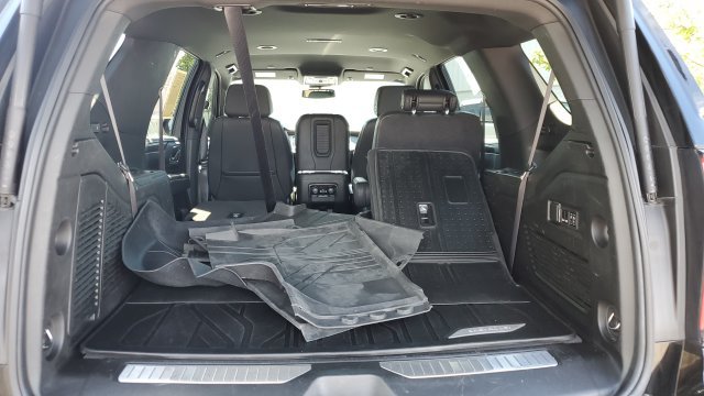 Used 2023 Chevrolet Tahoe Z71 w/ Luxury Package AWD/4WD image 23