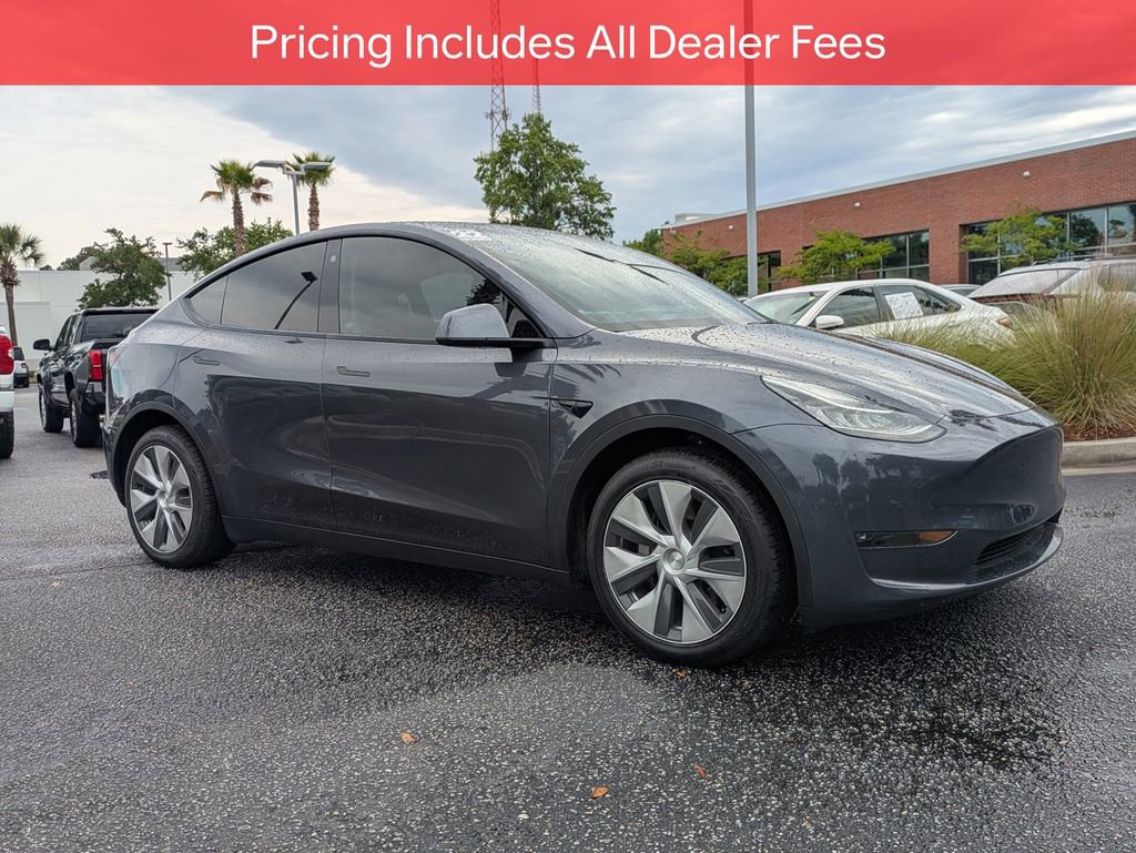Used 2022 Tesla Model Y Long Range AWD/4WD image 2