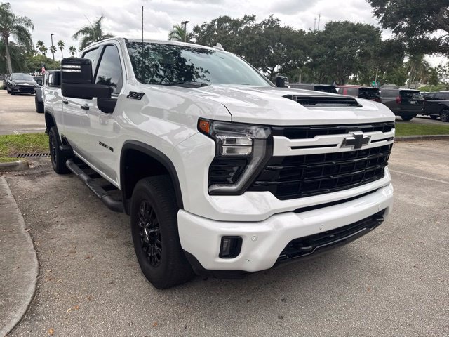 Used 2024 Chevrolet Silverado 2500 LTZ w/ LTZ Plus Package AWD/4WD image 2