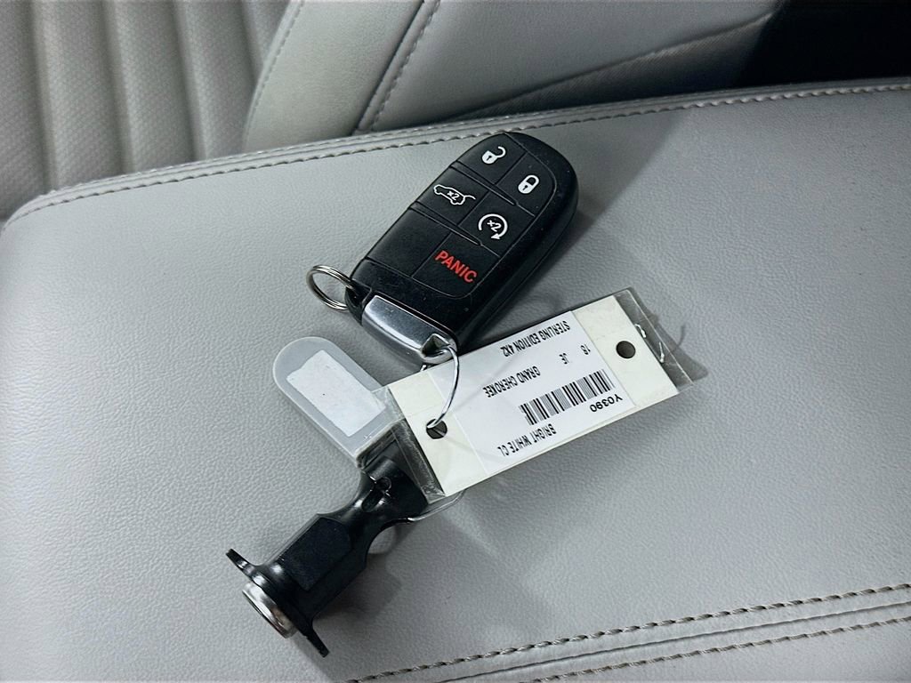 Used 2018 Jeep Grand Cherokee Limited image 36