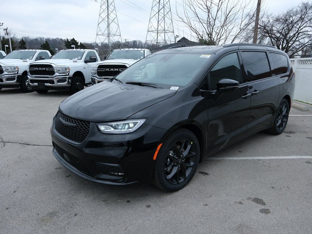 New 2026 Chrysler Pacifica Limited w/ S Appearance Package image 13