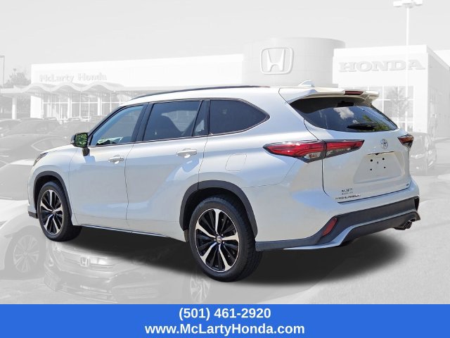 Used 2021 Toyota Highlander XSE FWD image 3