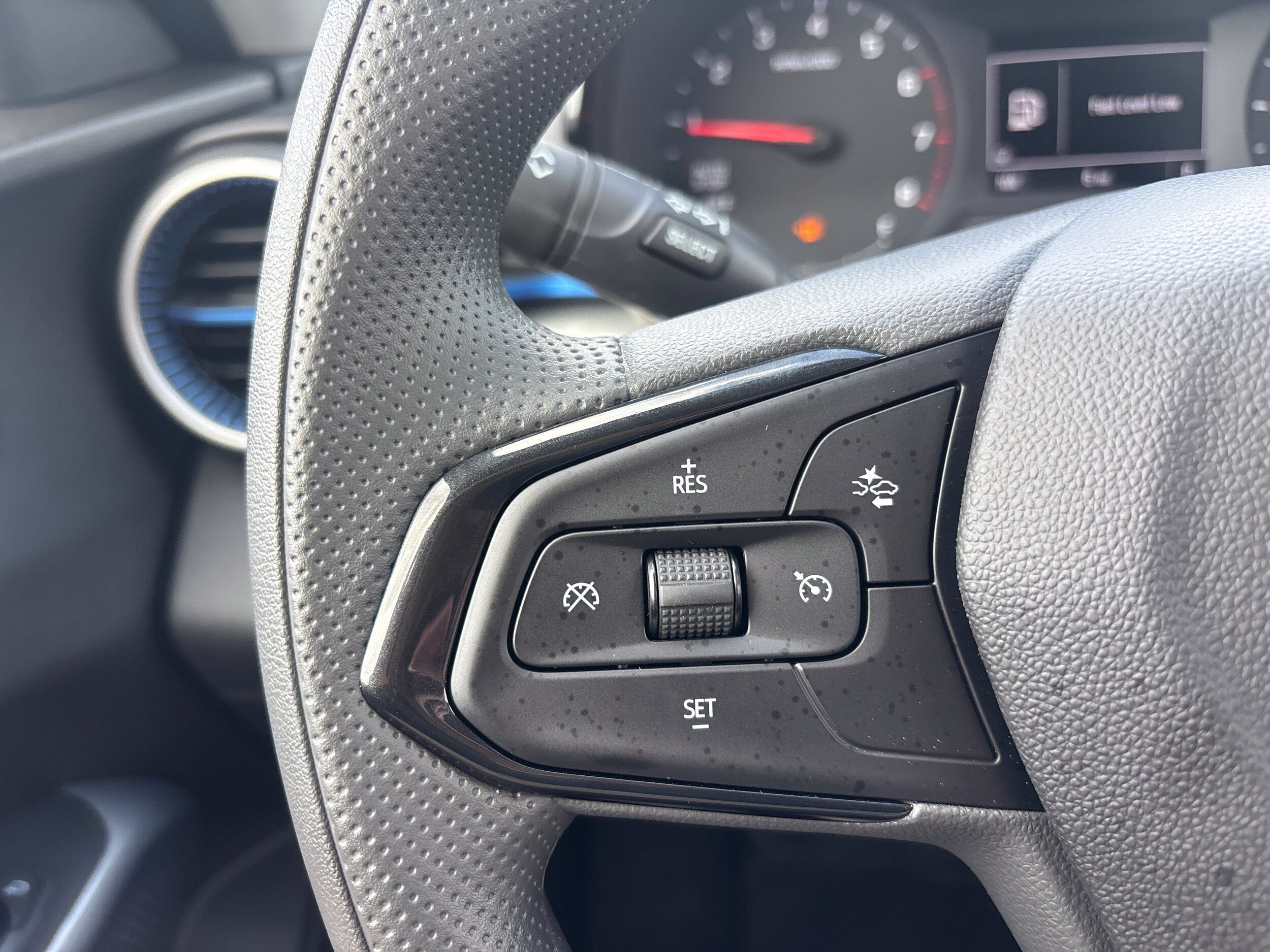 New 2026 Chevrolet Trax LS w/ LS Convenience Package FWD image 12