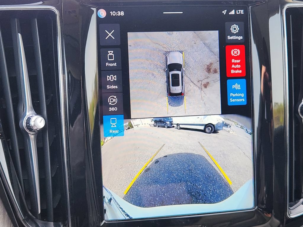 Certified 2025 Volvo XC60 B5 Plus AWD/4WD image 25