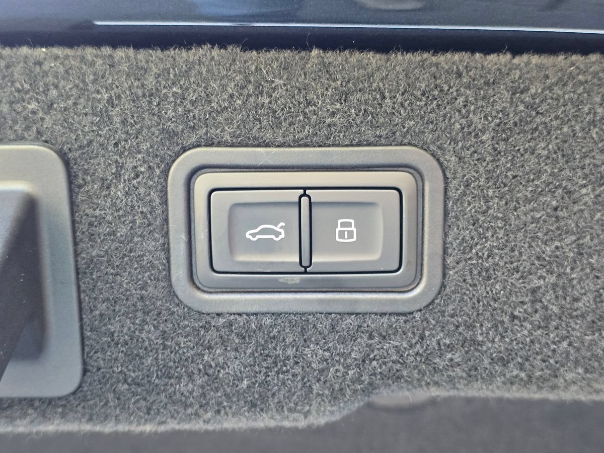 Used 2023 Audi A8 L 3.0T w/ Executive Package AWD/4WD image 65