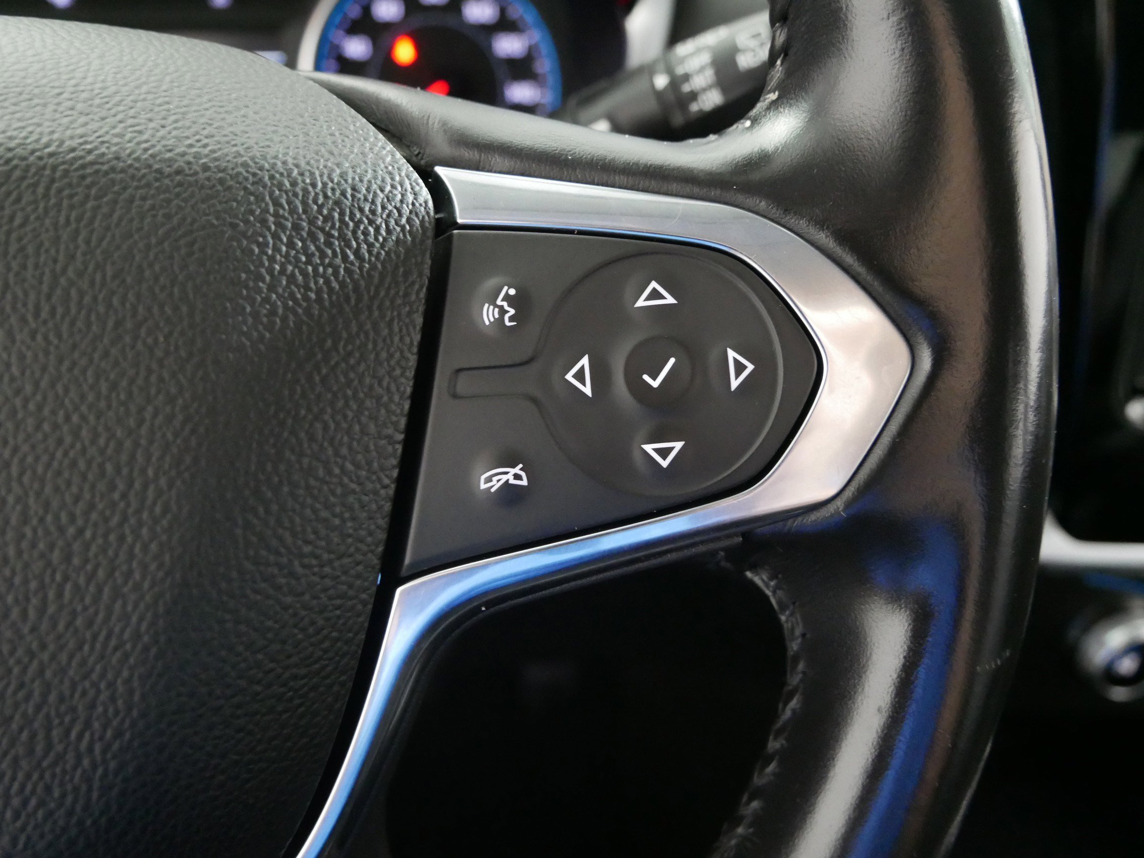 Used 2018 Chevrolet Traverse LT image 26