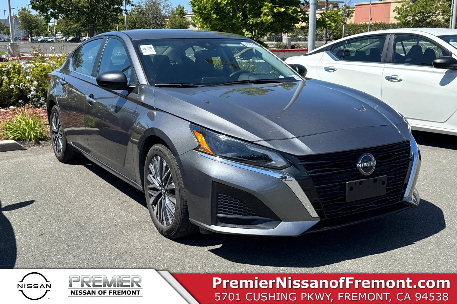 Certified 2025 Nissan Altima 2.5 SV FWD image 1
