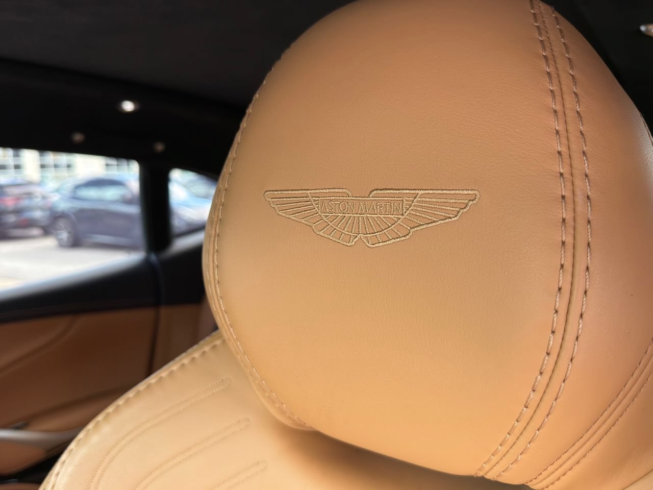Used 2021 Aston Martin DBX AWD/4WD image 16