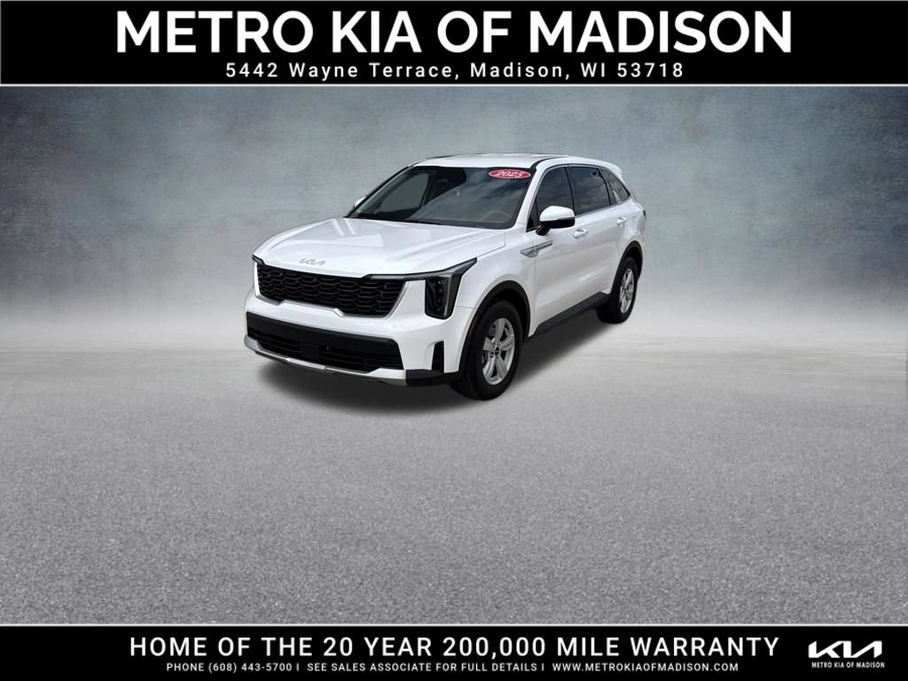Used 2025 Kia Sorento LX FWD image 1