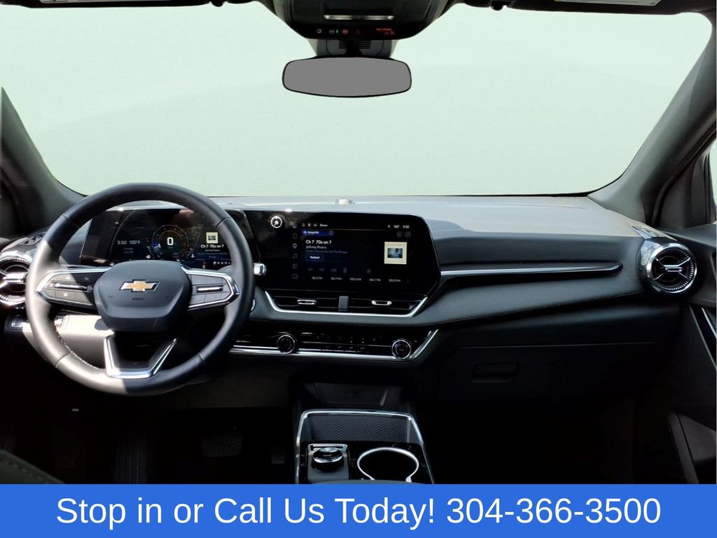 Used 2026 Chevrolet Equinox LT AWD/4WD image 13