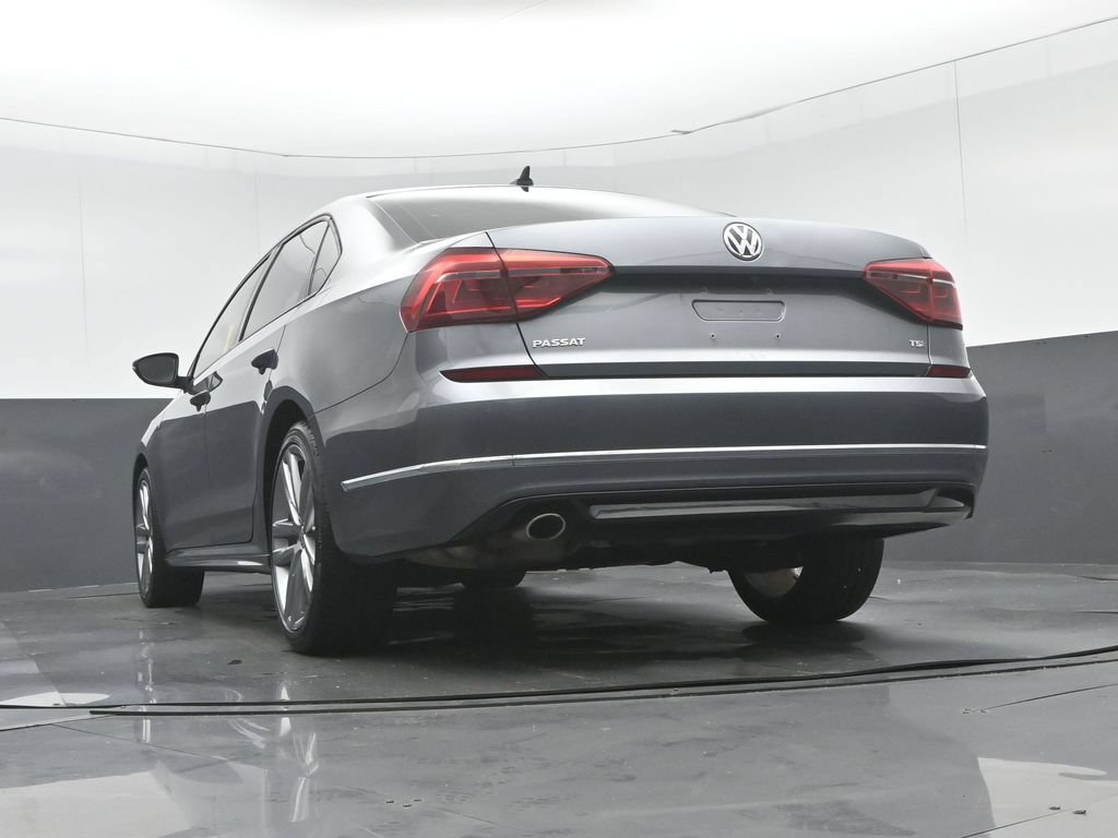 Used 2018 Volkswagen Passat 2.0T R-Line FWD image 51