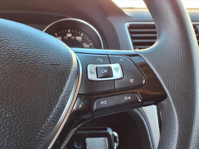 Used 2016 Volkswagen Passat 1.8T S image 12