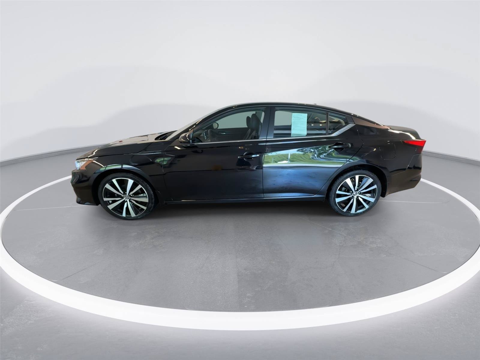 Used 2019 Nissan Altima 2.5 SR w/ SR Premium Package AWD/4WD image 5