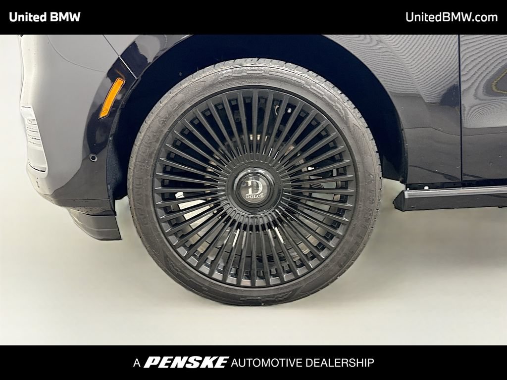 Used 2025 Lincoln Navigator L Reserve AWD/4WD image 2