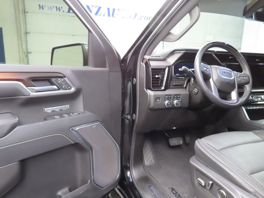 Used 2025 GMC Sierra 1500 Denali AWD/4WD image 46