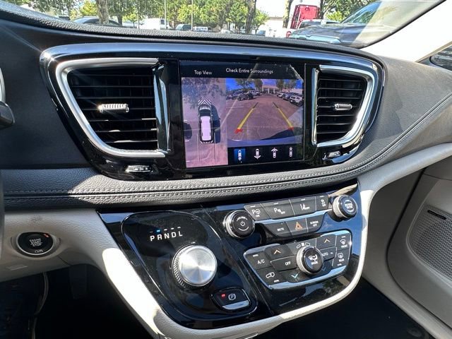 Used 2020 Chrysler Pacifica Limited w/ Advanced Safetytec Group FWD image 26
