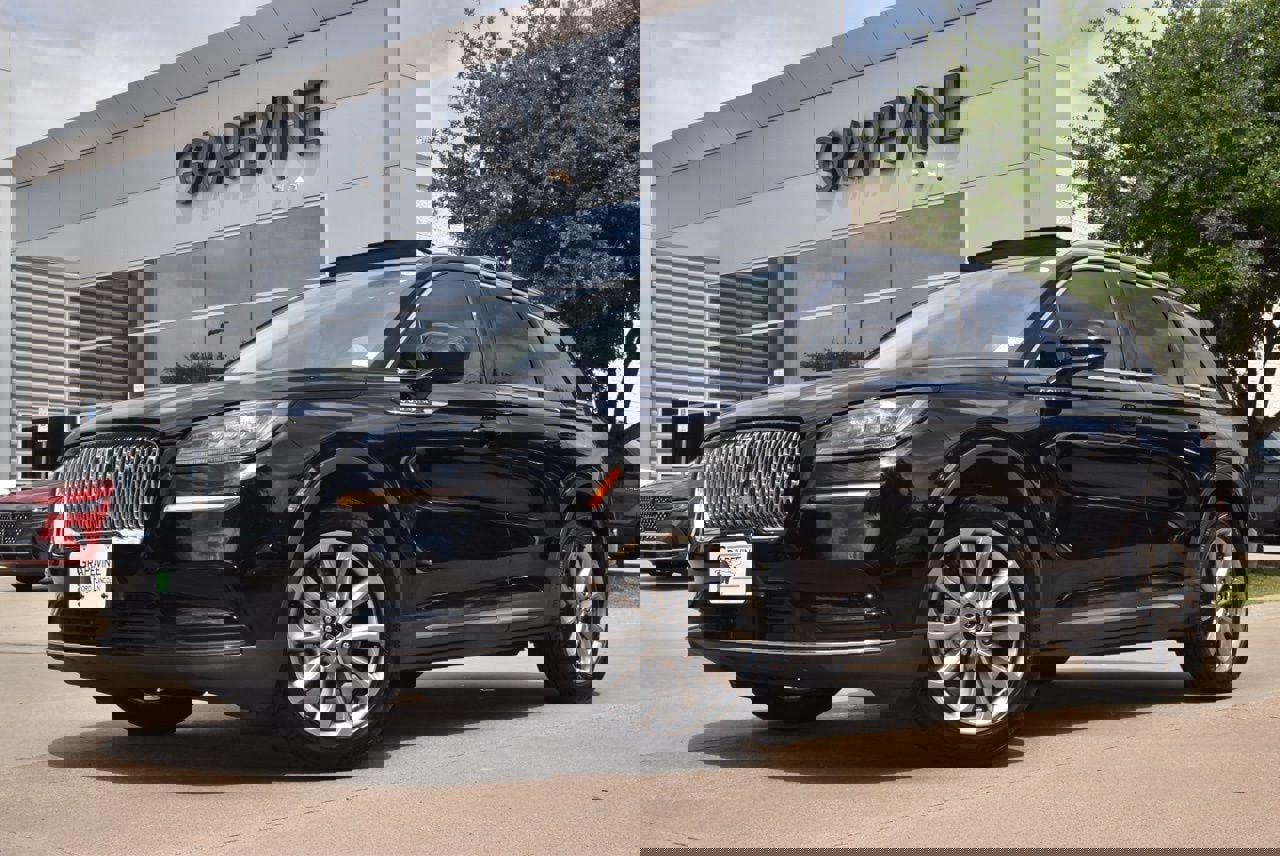 Used 2022 Lincoln Corsair FWD w/ Premium Package image 2