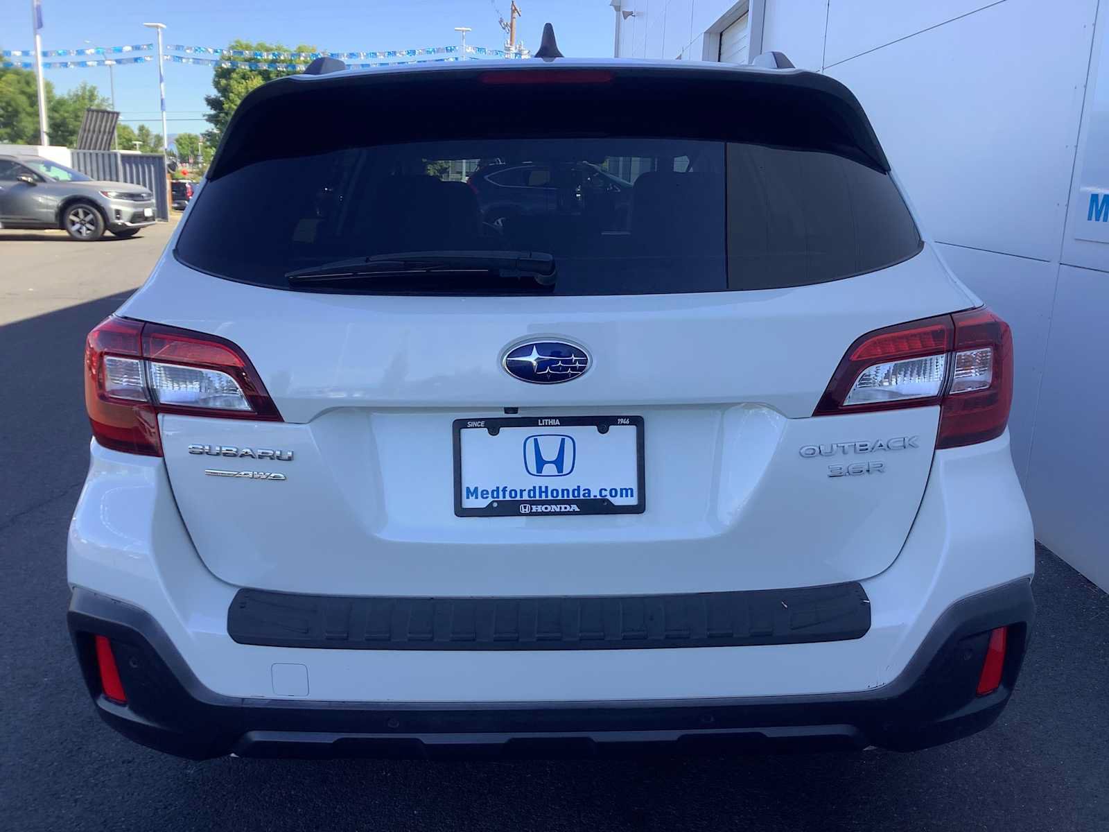 Used 2019 Subaru Outback 3.6R Touring w/ Popular Package #3A AWD/4WD image 5