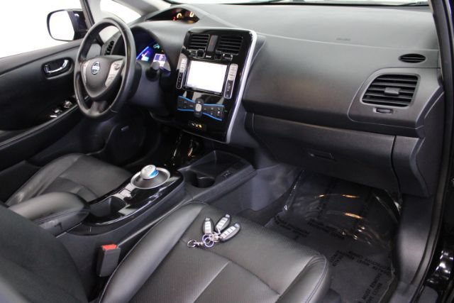 Used 2015 Nissan Leaf SL w/ Premium Package FWD image 29