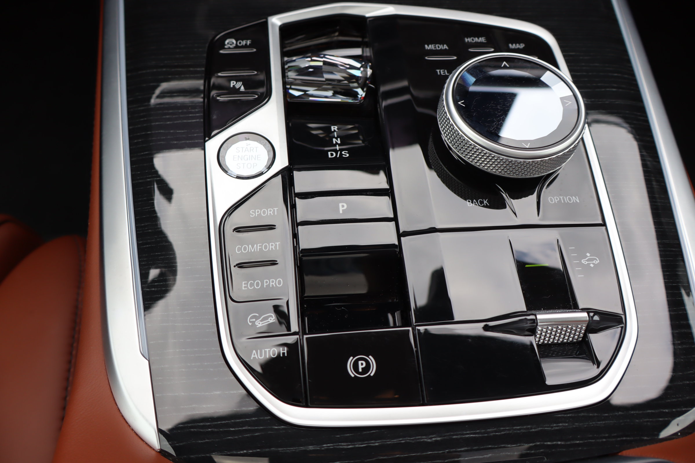 Used 2025 BMW X7 M60i AWD/4WD image 23