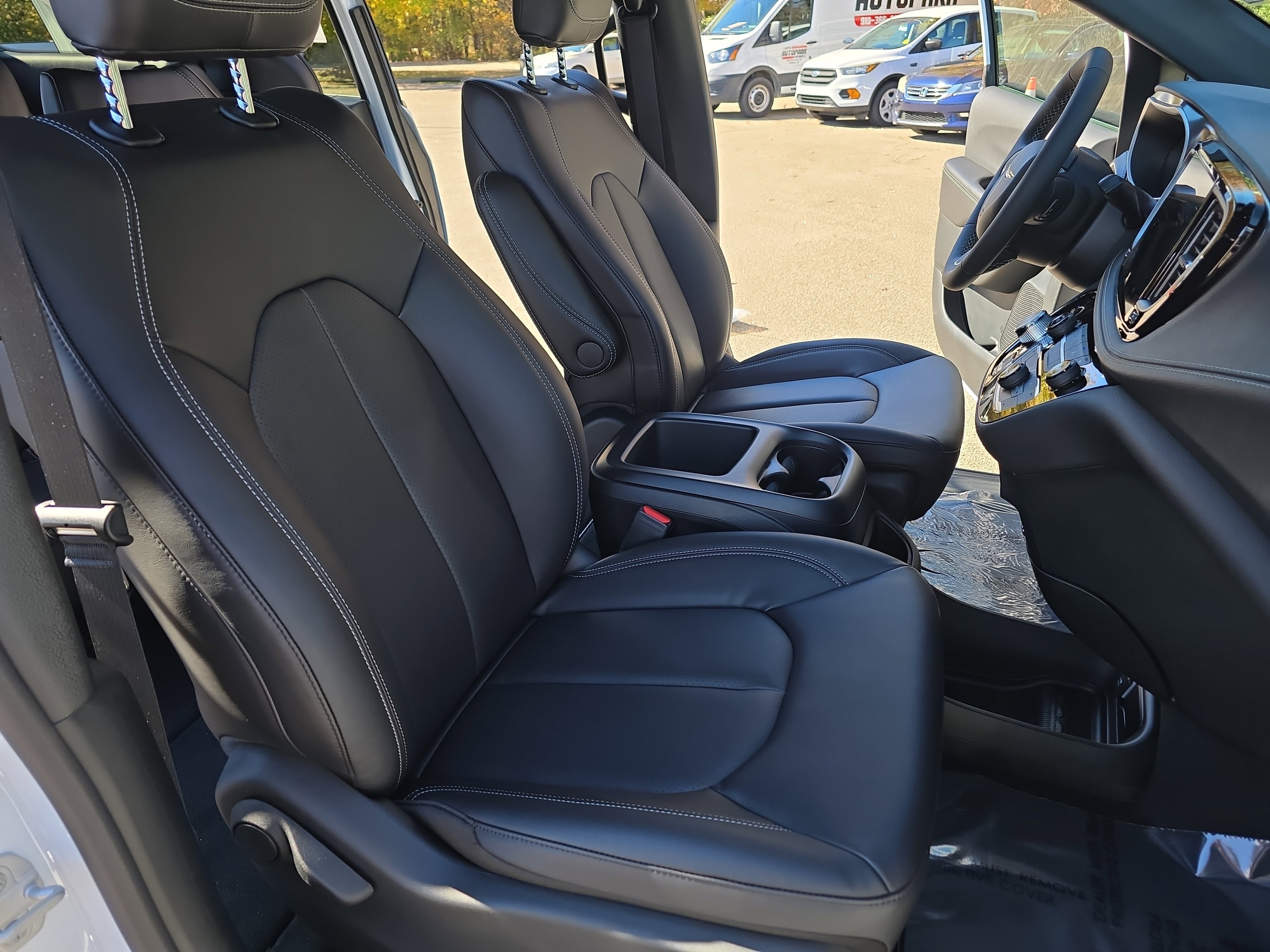 New 2026 Chrysler Pacifica Select image 10