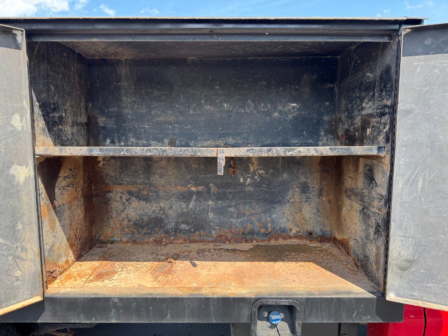 Used 2011 Ford F550 2WD Crew Cab Super Duty image 4