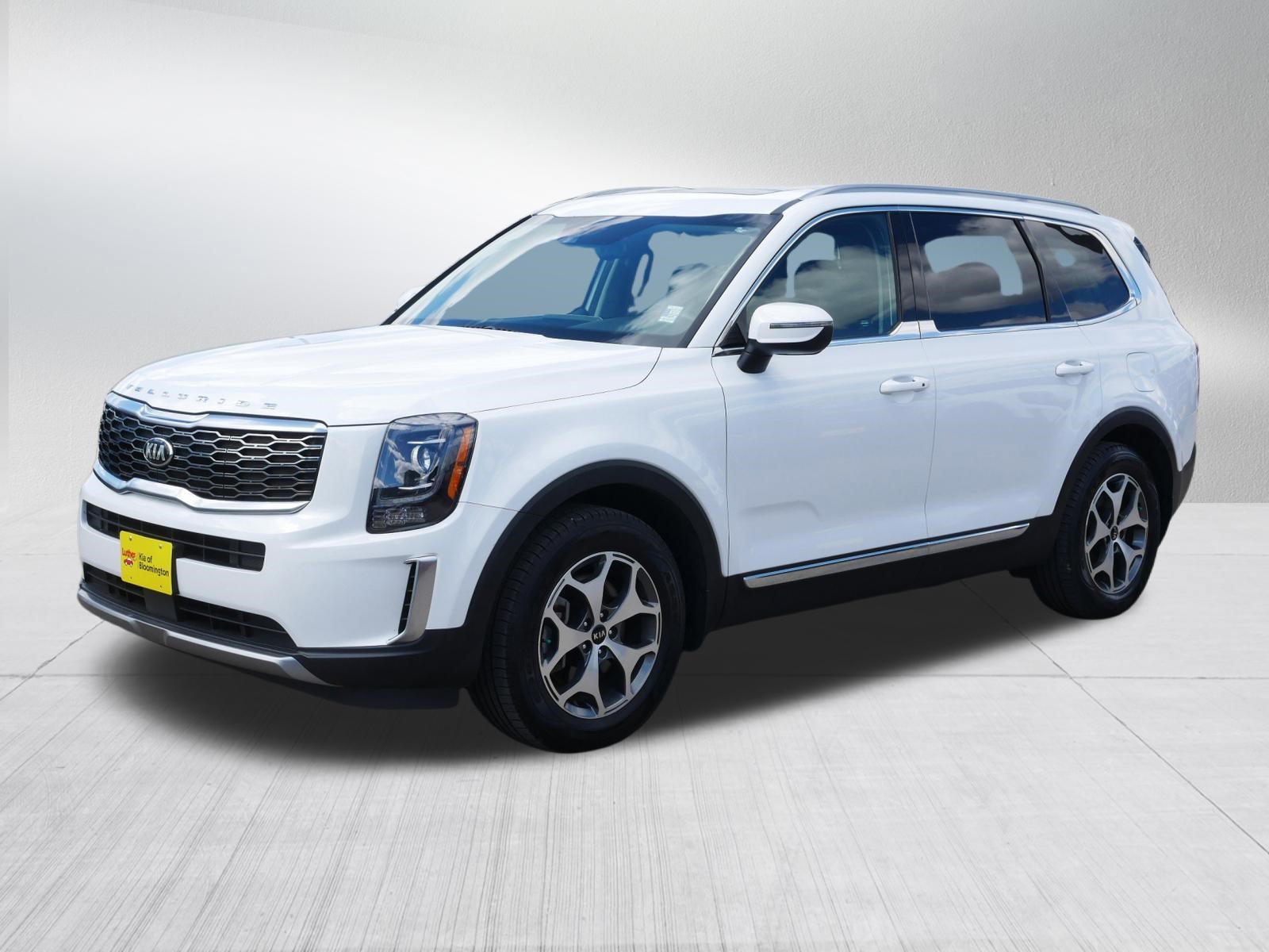 Used 2020 Kia Telluride EX AWD/4WD image 3
