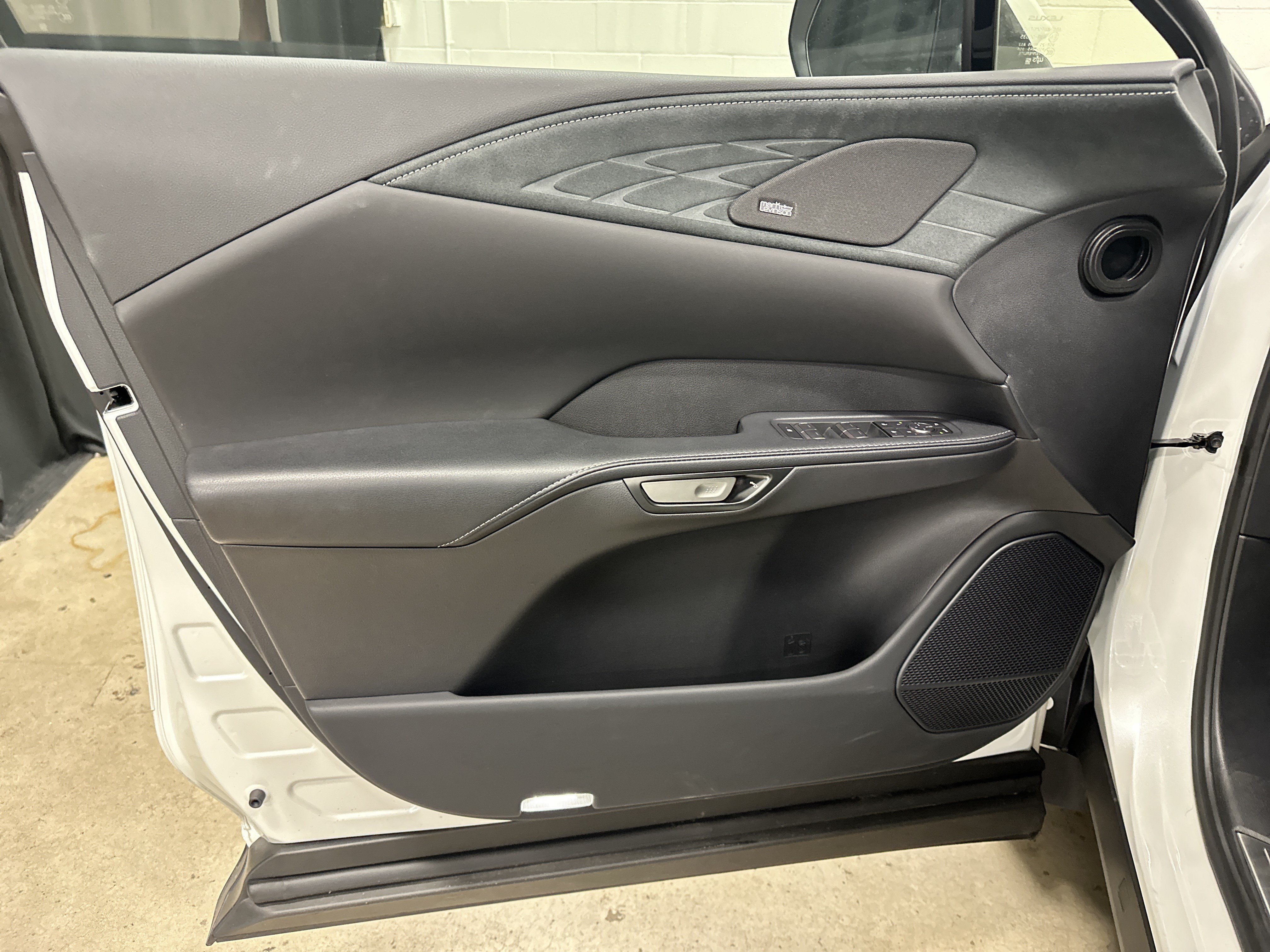 Certified 2025 Lexus RX 450h AWD w/ Convenience Package image 14