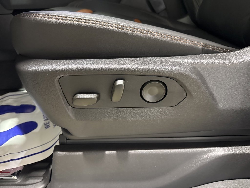 New 2026 GMC Sierra 1500 AT4 w/ Technology Package image 19