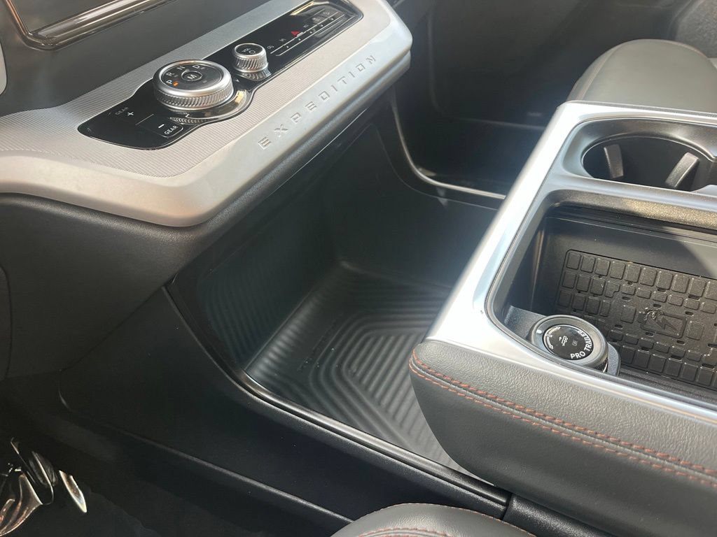 Used 2025 Ford Expedition Max Active AWD/4WD image 36