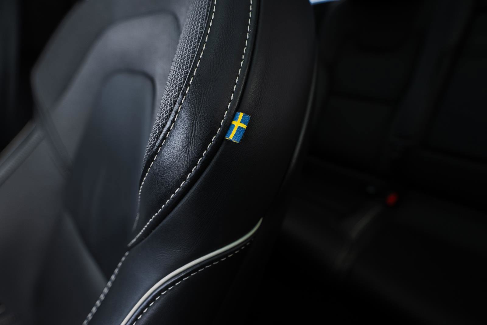 Used 2020 Volvo XC60 T6 R-Design image 38