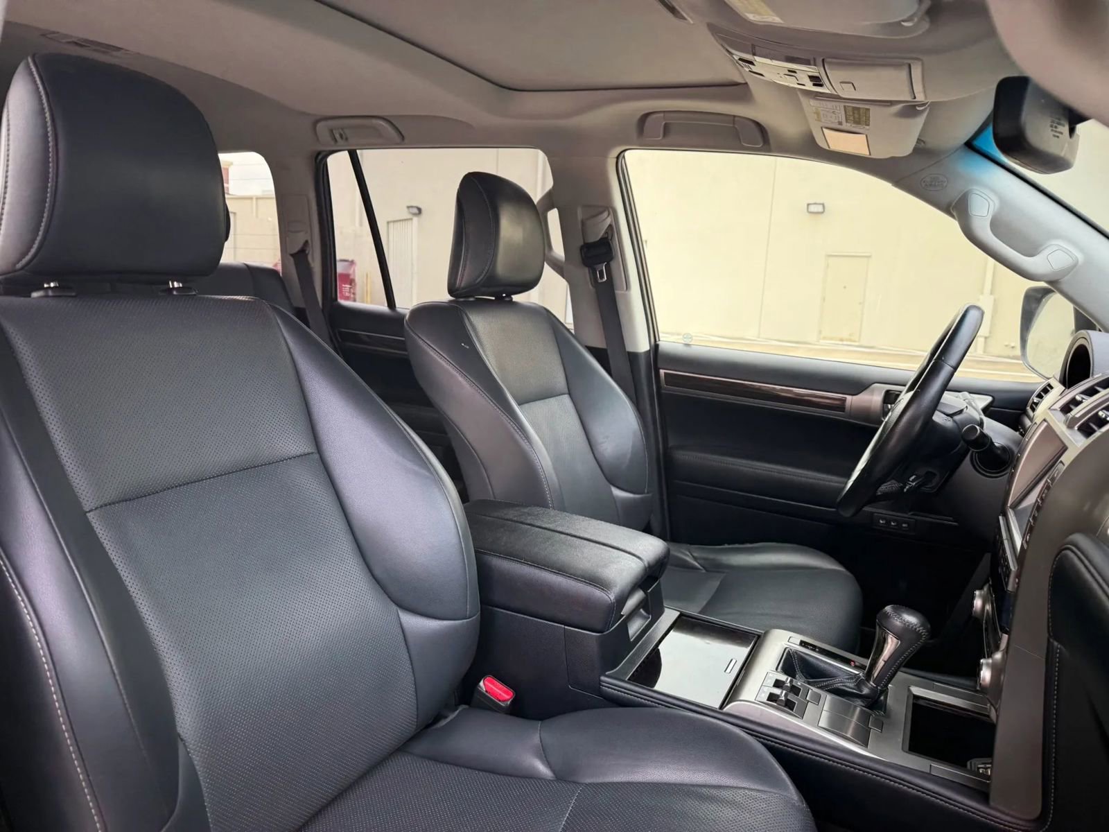 Used 2014 Lexus GX 460 image 18