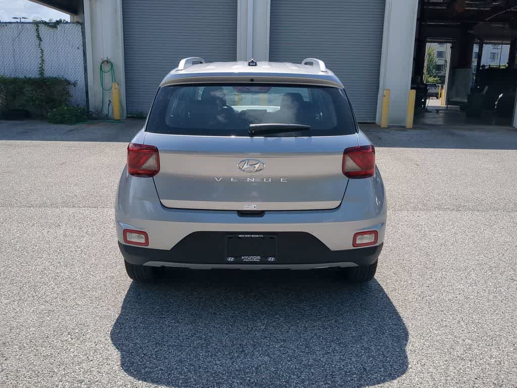 New 2026 Hyundai Venue SEL FWD image 6