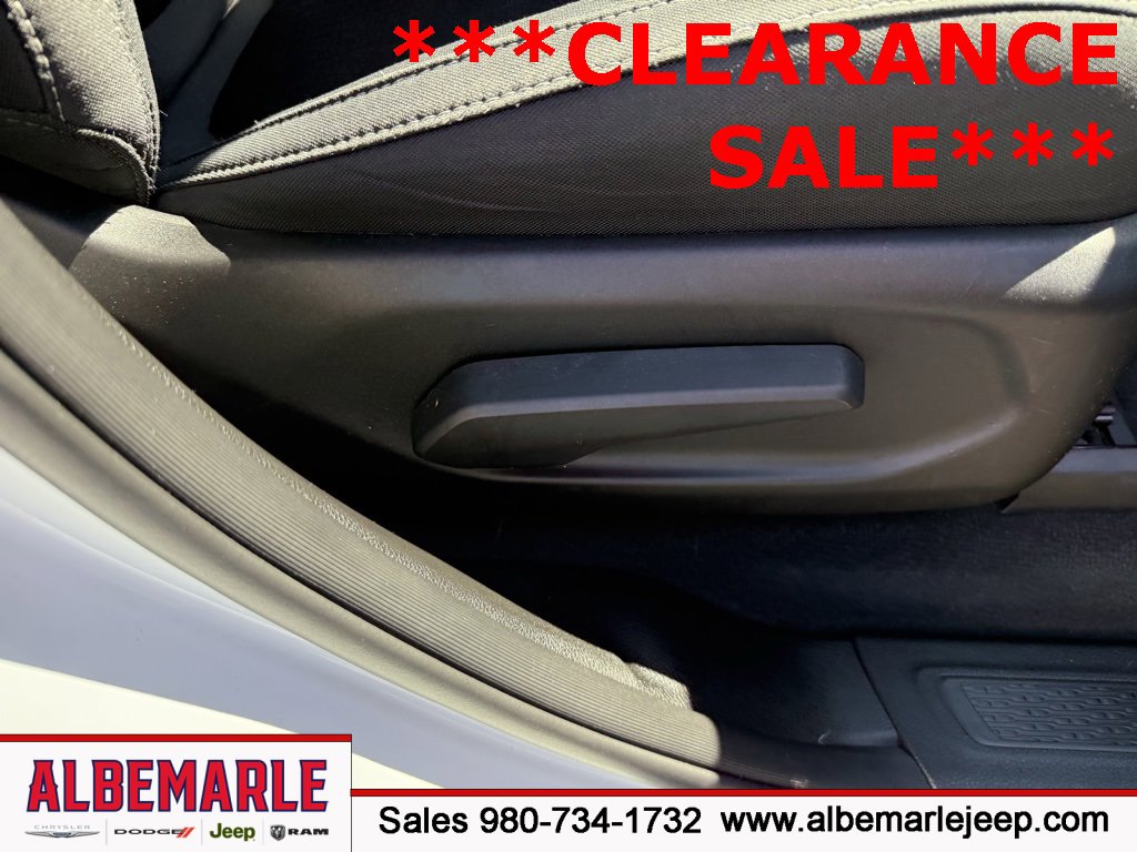 Used 2024 Jeep Grand Cherokee L Laredo w/ Luxury Tech Group I image 33