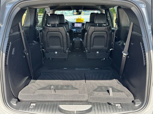Used 2025 Chrysler Pacifica Select FWD image 19