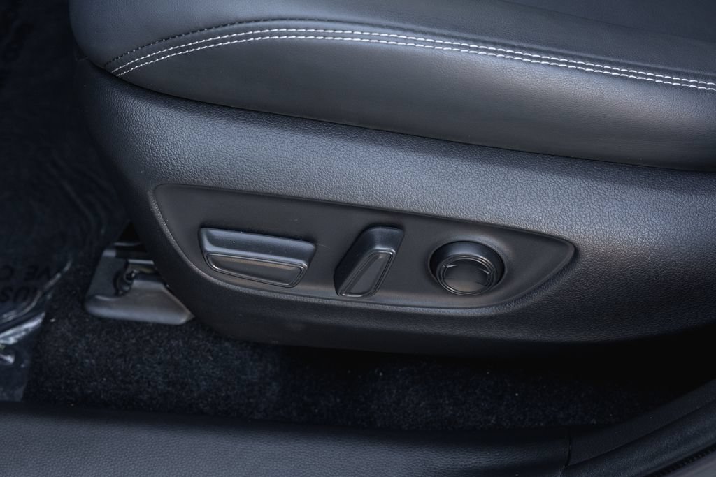 Used 2022 Toyota RAV4 XLE Premium AWD/4WD image 12