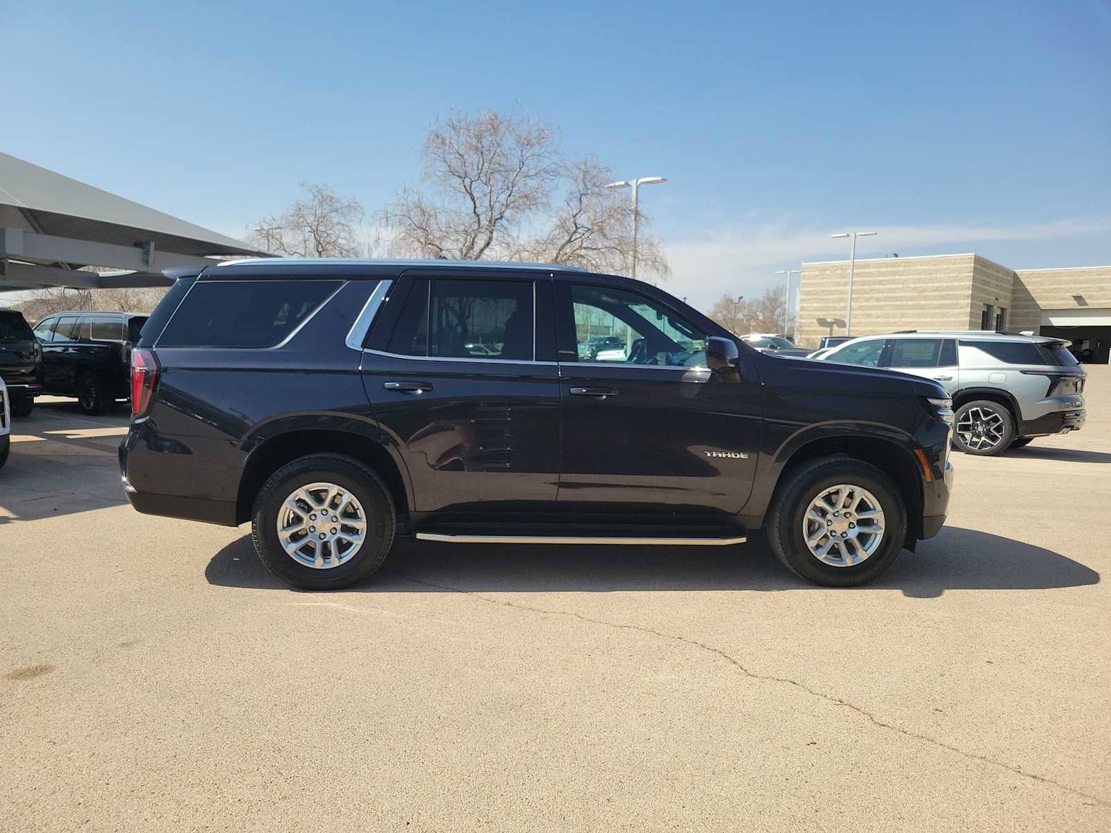 Used 2025 Chevrolet Tahoe LT RWD image 9