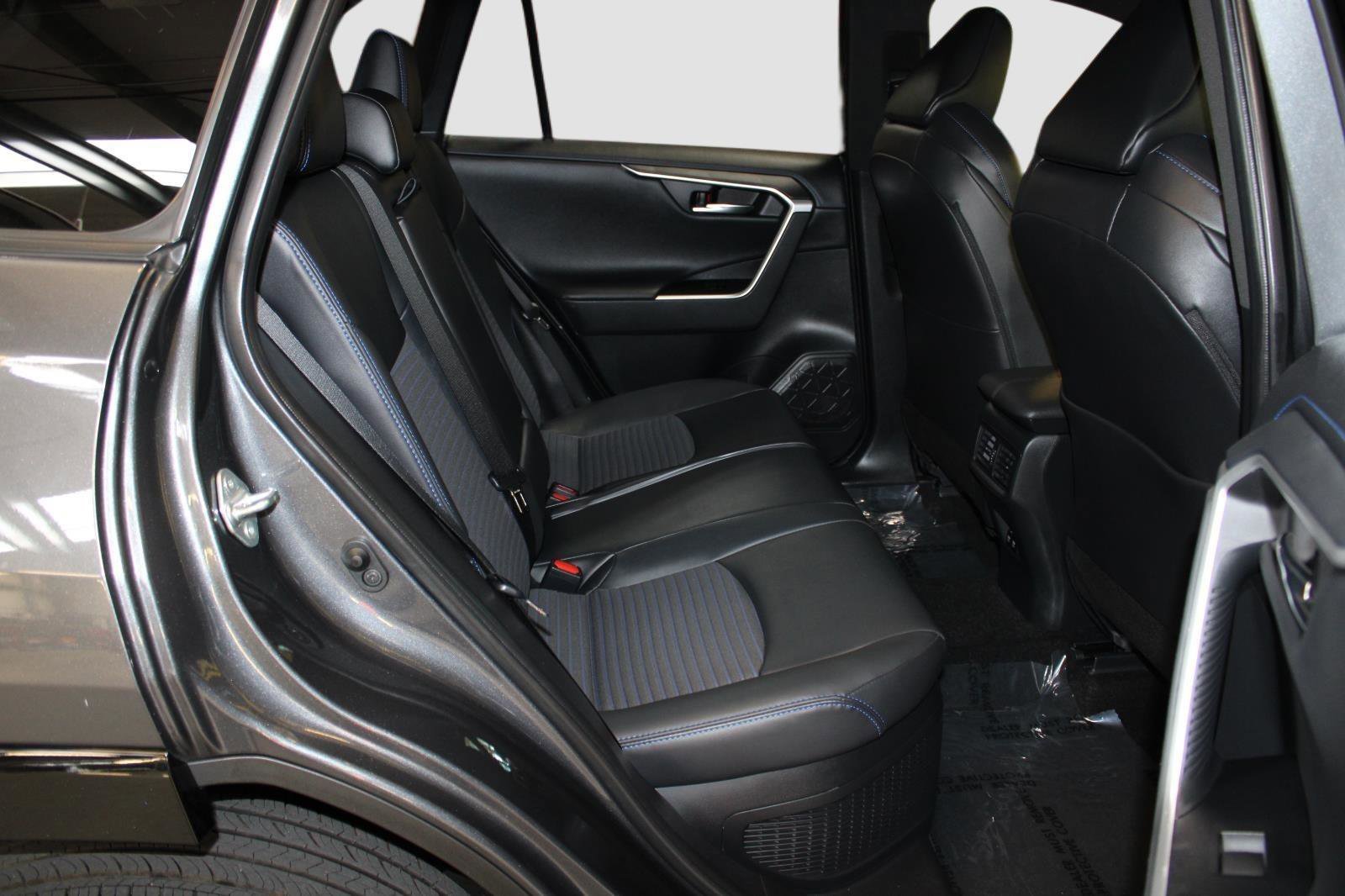 Used 2020 Toyota RAV4 XSE AWD/4WD image 37