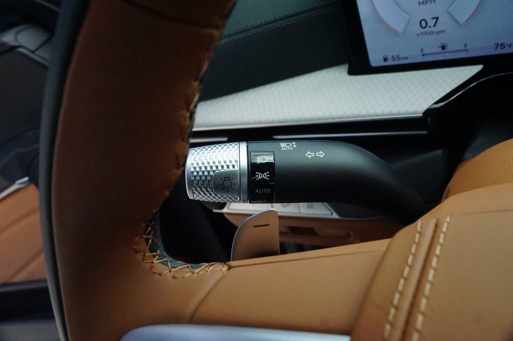 New 2025 Genesis GV80 3.5T Prestige image 12