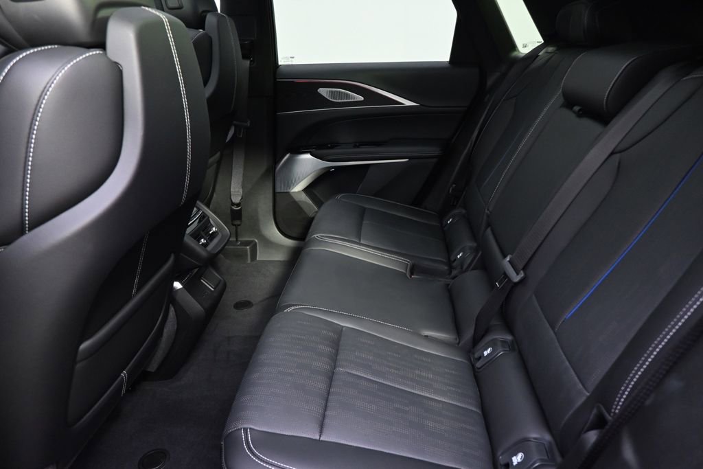 New 2025 Cadillac Lyriq Sport w/ LPO, Floor Liner Package AWD/4WD image 21