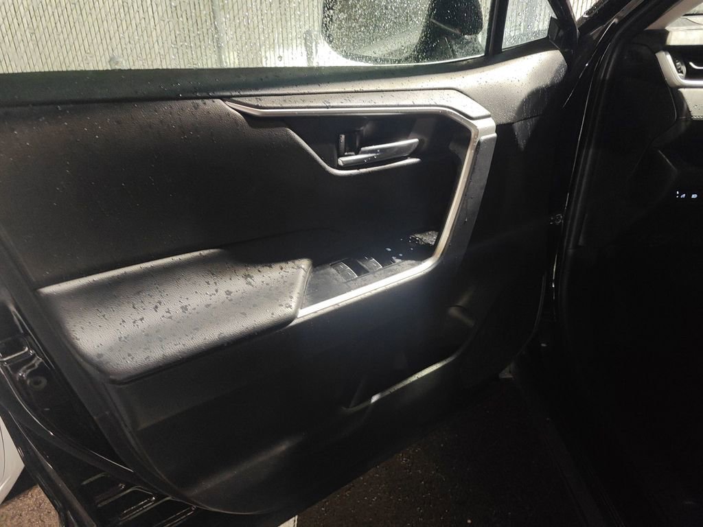 Used 2024 Toyota RAV4 XLE image 5