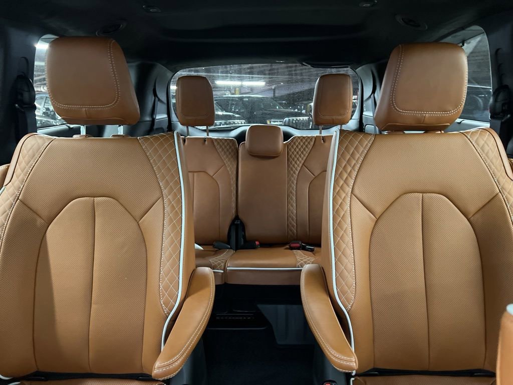 Used 2026 Chrysler Pacifica Pinnacle w/ Trailer Tow Group image 21