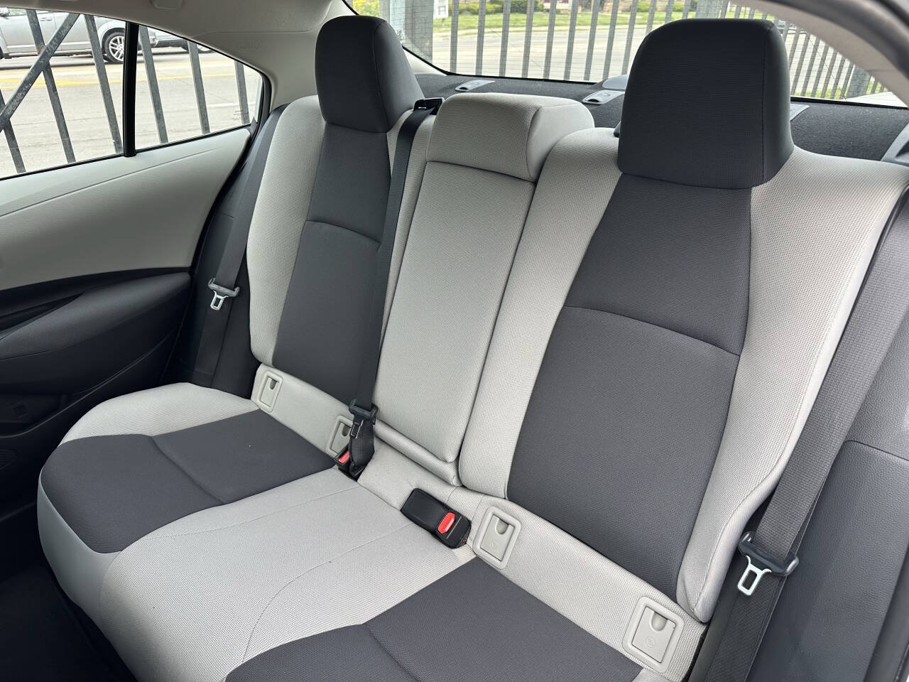 Used 2023 Toyota Corolla LE w/ Carpet Mat Package (TMS) FWD image 28