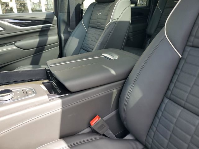 New 2024 Cadillac Escalade ESV V w/ LPO, ONYX Package AWD/4WD image 29