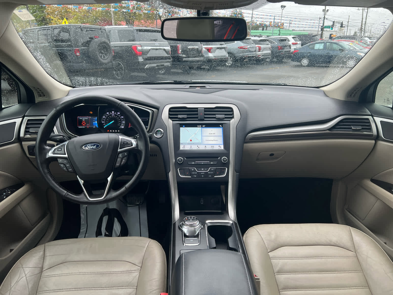 Used 2018 Ford Fusion SE w/ Fusion SE Technology Package image 14