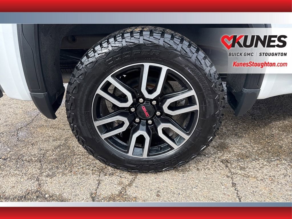 Used 2022 GMC Sierra 1500 AT4 w/ AT4 Preferred Package AWD/4WD image 12