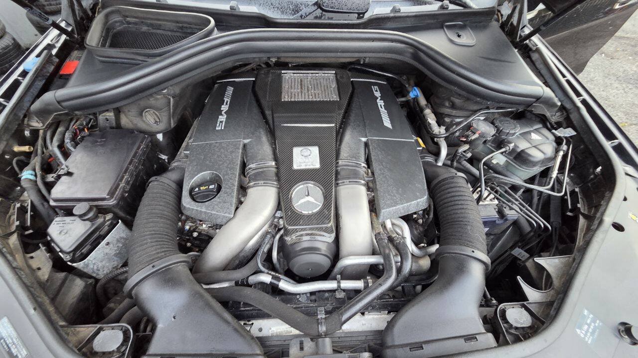Used 2012 Mercedes-Benz ML 63 AMG 4MATIC image 20
